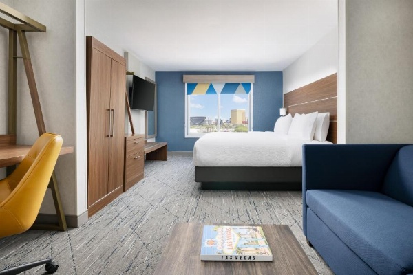 Holiday Inn Express Las Vegas South image 17